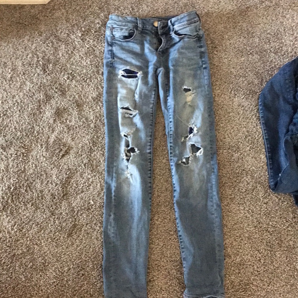 Light wash American Eagle Outfitters distressed skinny jeans jeggings